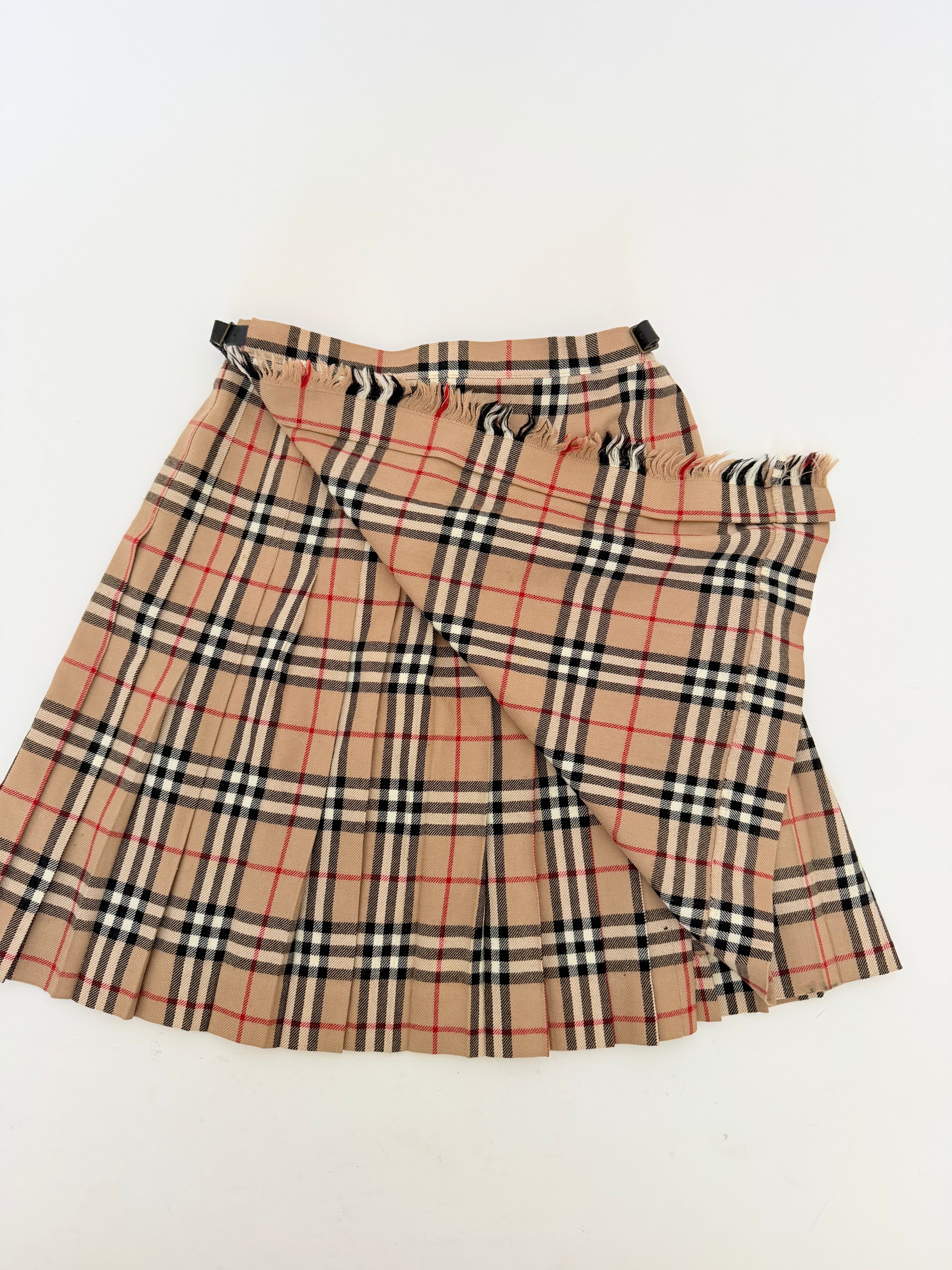 Burberry Blue Label Checks Skirt in size 36
